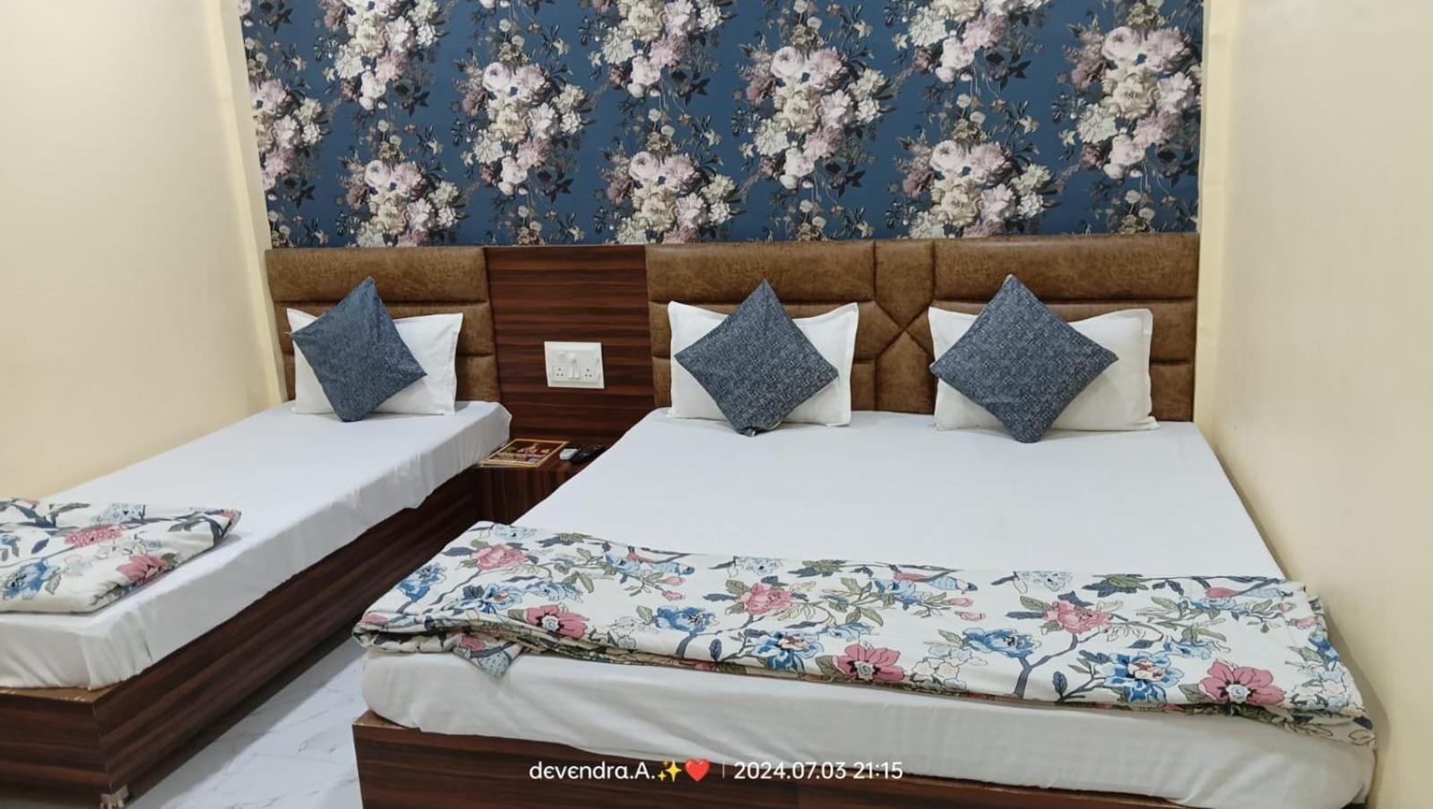 Hotel Ganga Sagar Уджайн Екстериор снимка